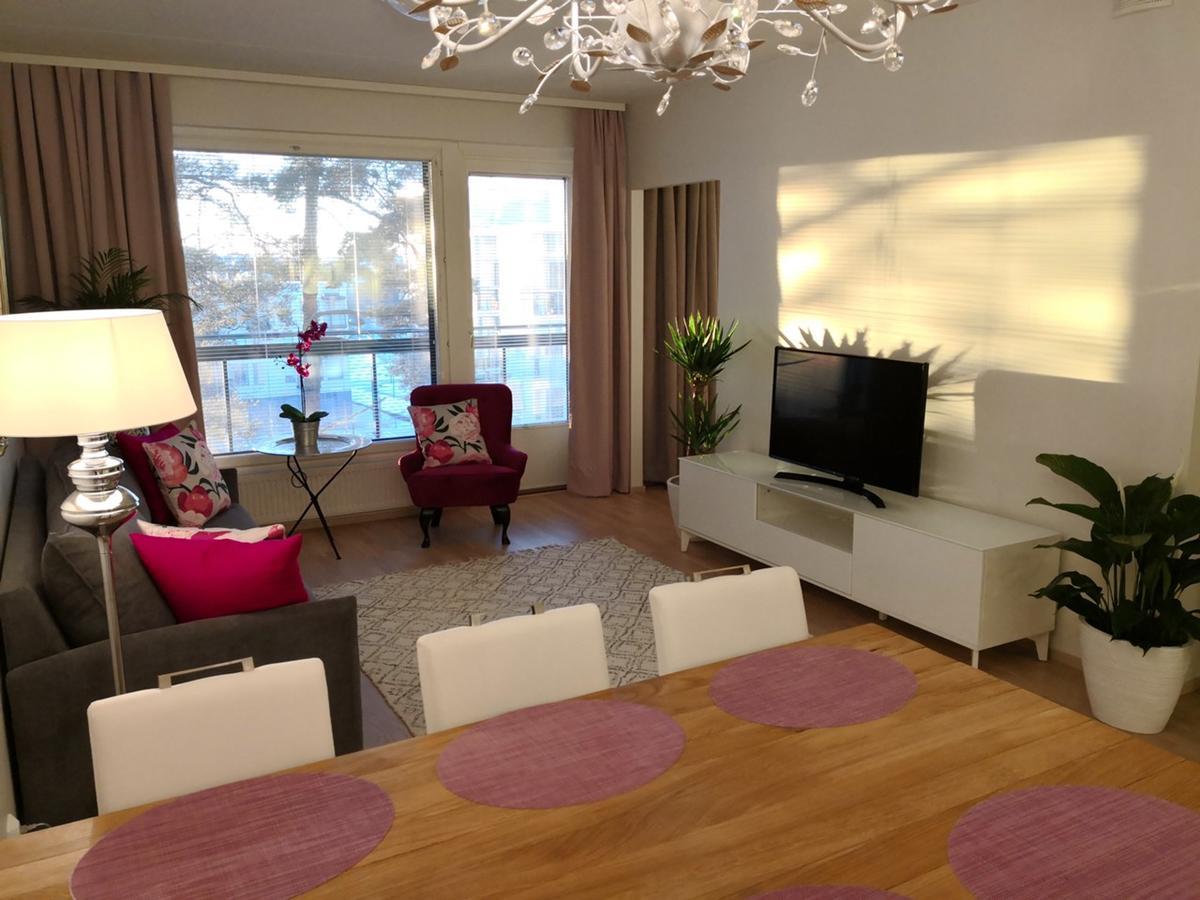 Charming Pine View Apartment Vantaa Bagian luar foto